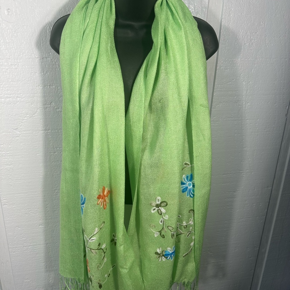 Green Floral Embroidered Scarf EUC - Picture 3 of 5